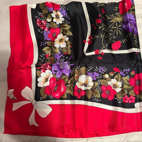 Ann Taylor silk scarf - Picture 2 of 2